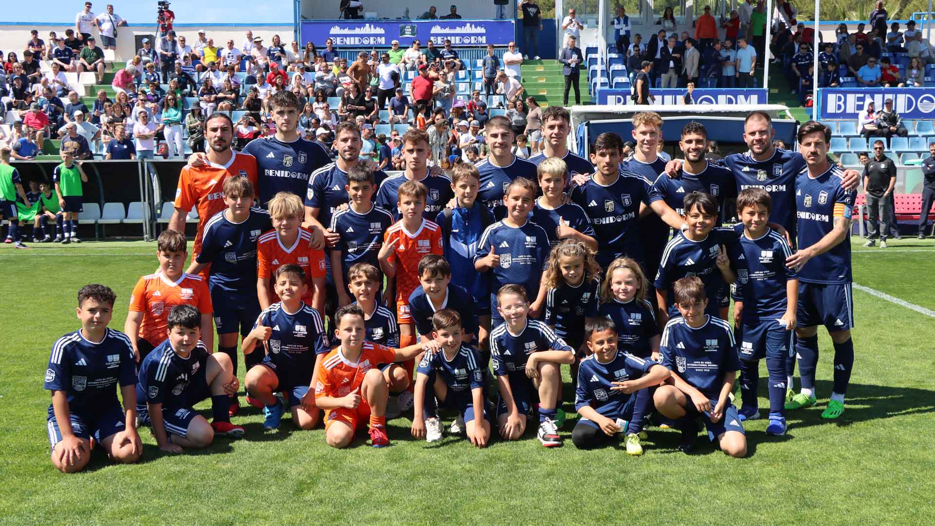 Imagen de los momentos previos al penúltimo partido en casa del C.F. Benidorm