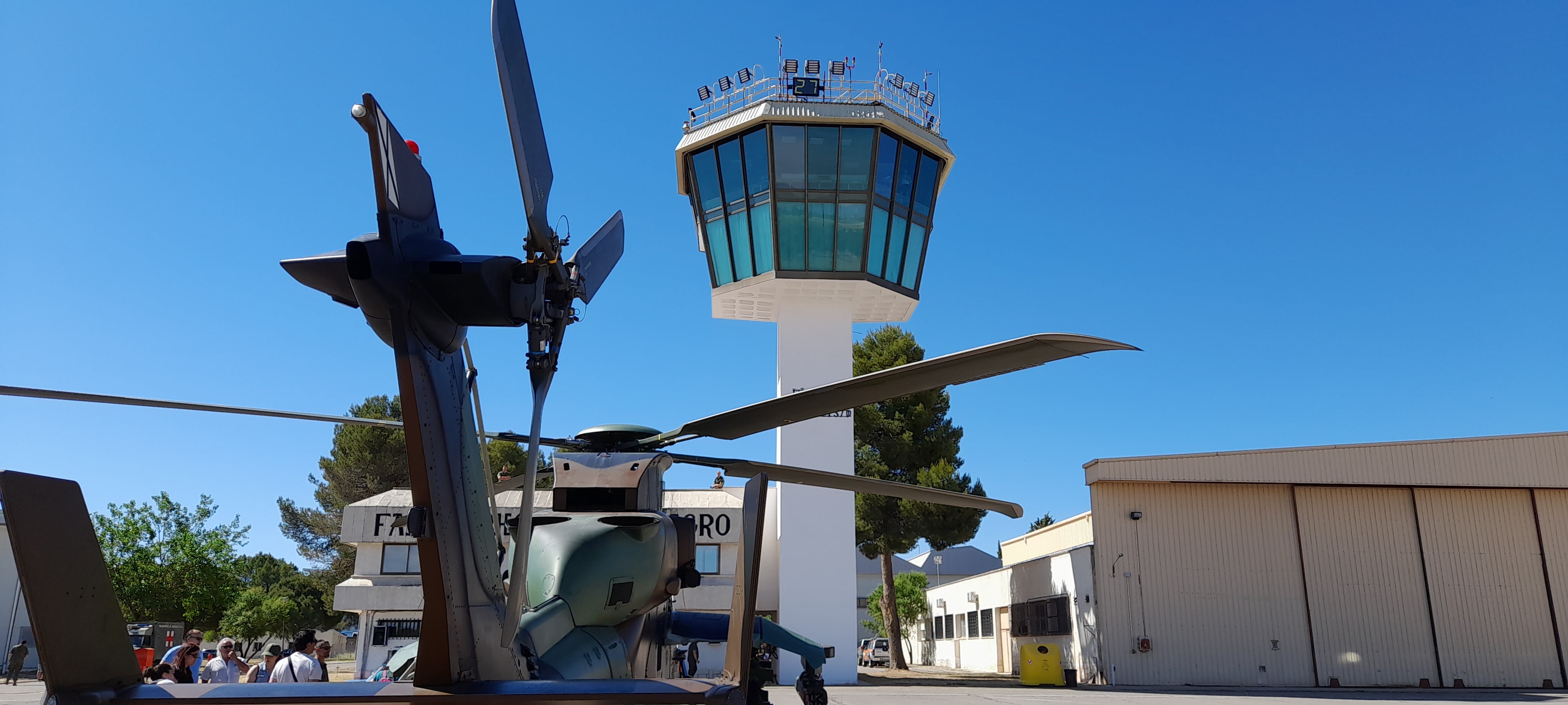 Jornada de puertas abiertas en la Base de Helicópteros de Almagro