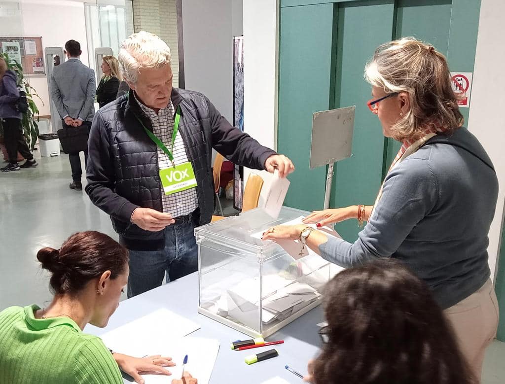 Manuel Ureña, candidato de VOX a la Alcaldía de Jaén, durante el día de la votación para las elecciones municipales de 2023