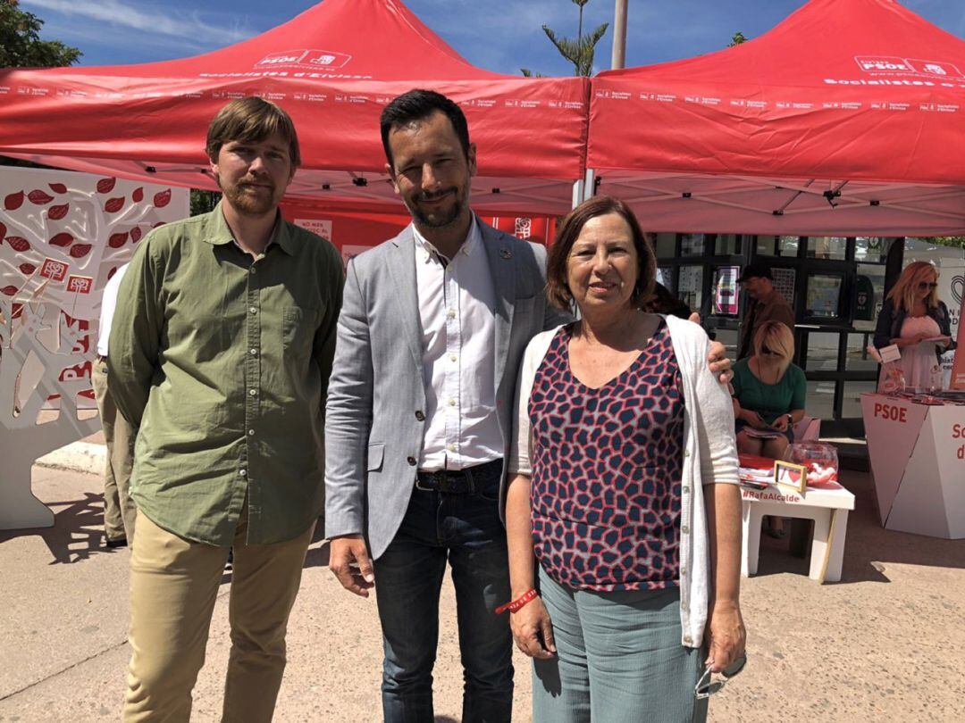 Rafa Ruiz y dos miembros de su lista en un acto de campaña