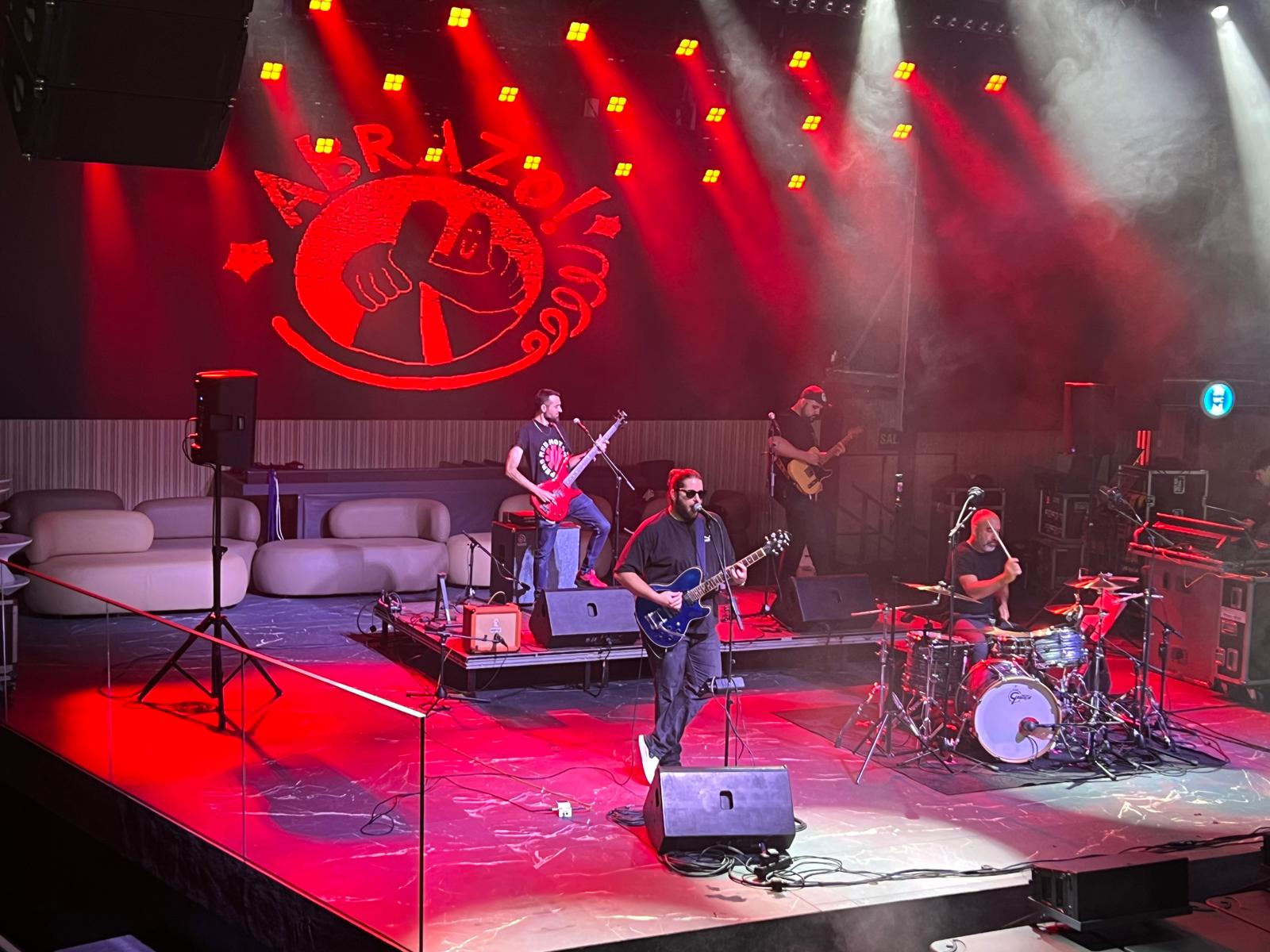 El grupo &#039;Abrazo&#039; probando para los medios Baltimore Live