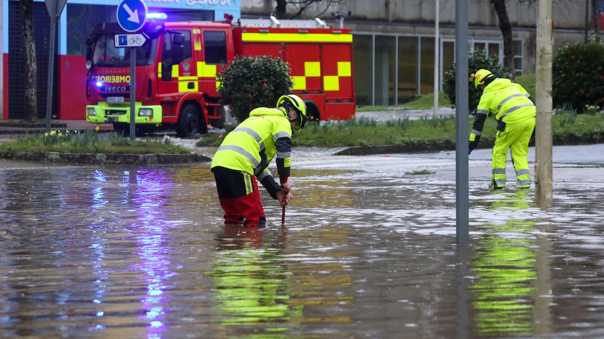 El gobierno de Santiago tendrá que llevar a pleno el pago de las horas extra a bomberos y policía