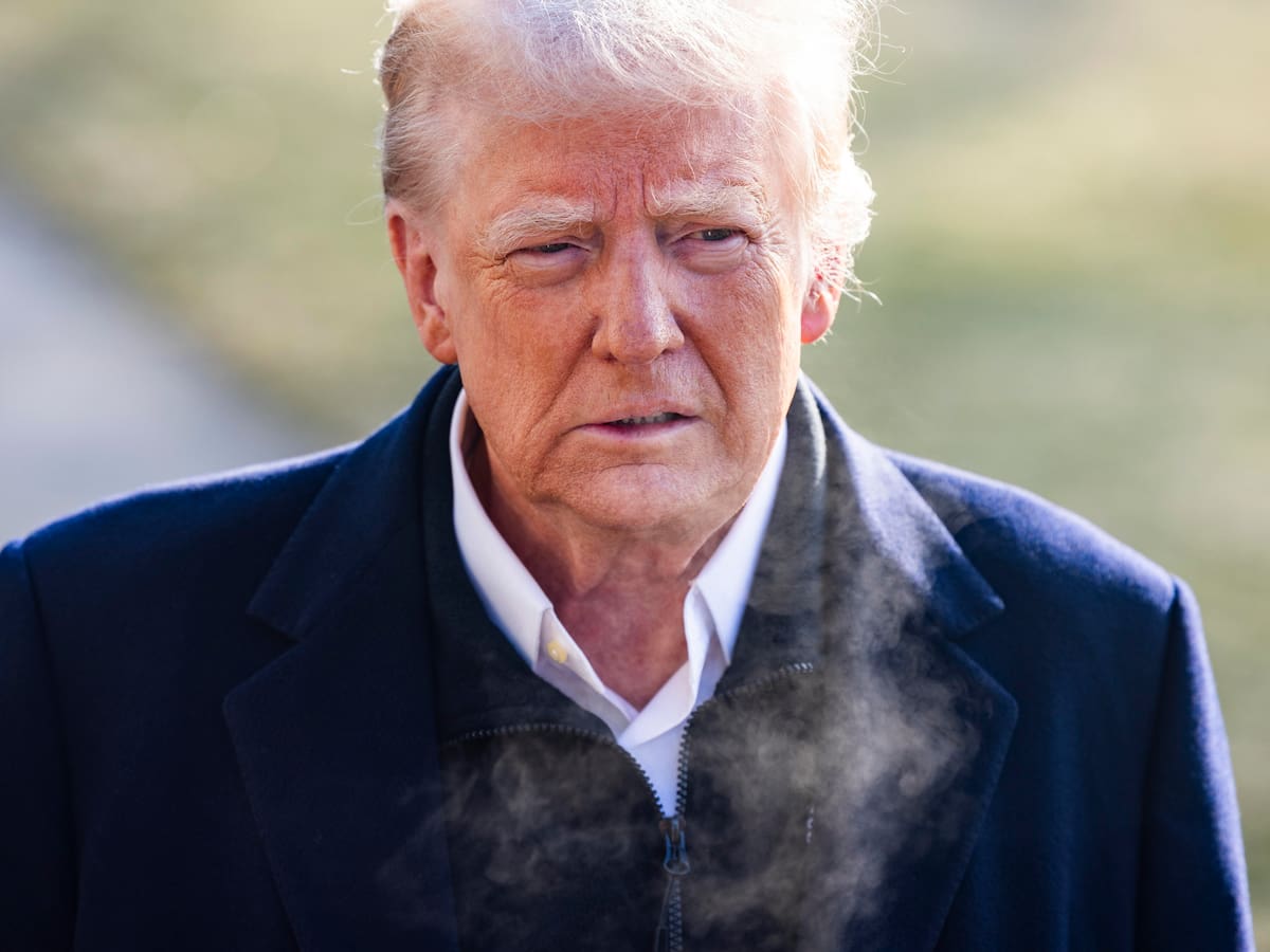 La Casa Blanca planea deportar también a los migrantes que cuentan con permisos de residencia temporales concedidos por Biden