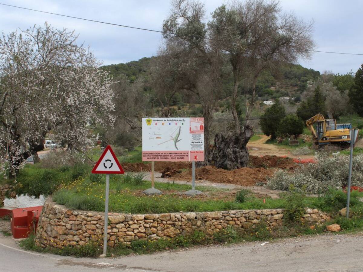 Comienzan las obras de la nueva plaza peatonal de Sant Carles