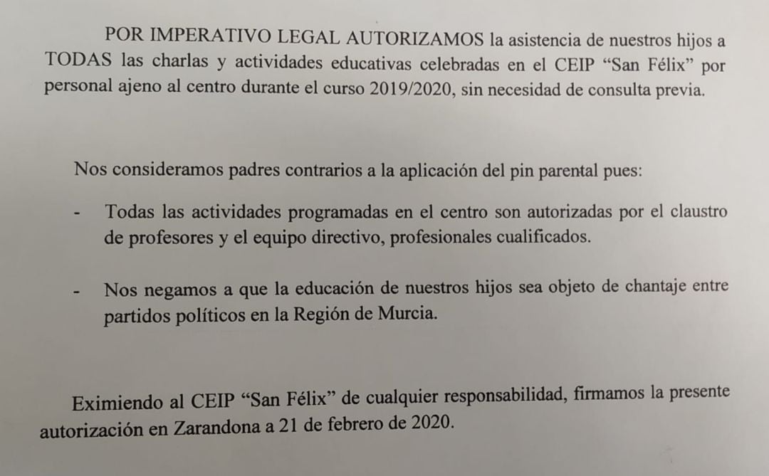 Escrito entregado en el colegio por unos padres contrarios al veto parental