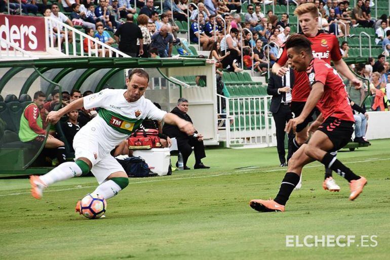 Nino en una acción del Elche-Nástic de esta temporada