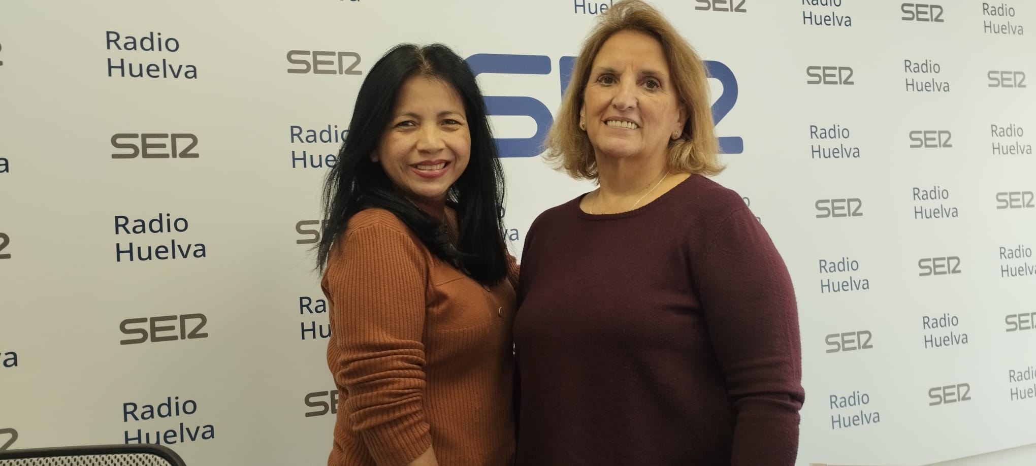 Sary Leiver junto a Lucía Vizcaya ex jefa de Extranjeria en Huelva