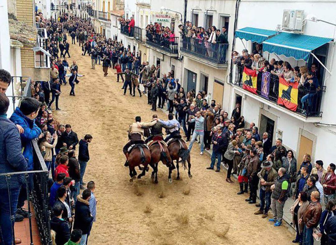 Este año no hay carreras de caballos por la Calle de la Corredera como viene siendo habitual en el Día de la Luz, momento de la fiesta de años anteriores