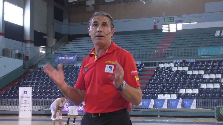 El seleccionador nacional de baloncesto en su charla de hoy en Tenerife