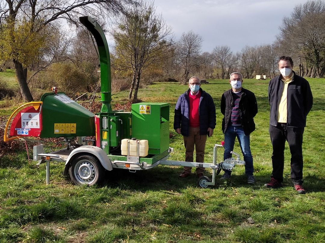 La Mancomunidad de La Atalaya adquiere una trituradora para residuos vegetales