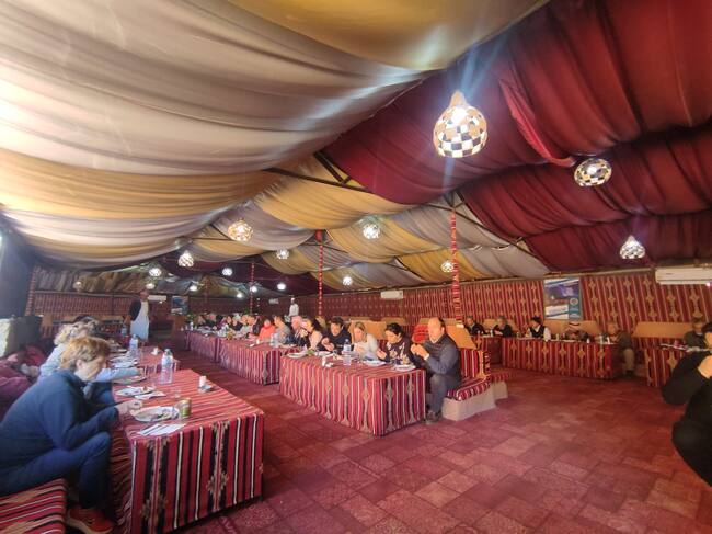 Zarb, típica fiesta en el desierto organizada por beduinos