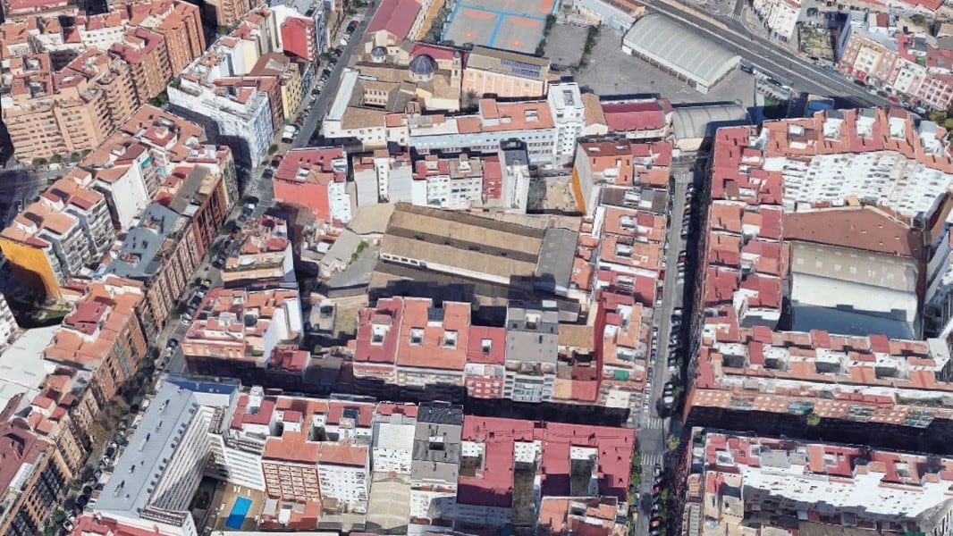 Vista de las naves de la calle de la Guatla