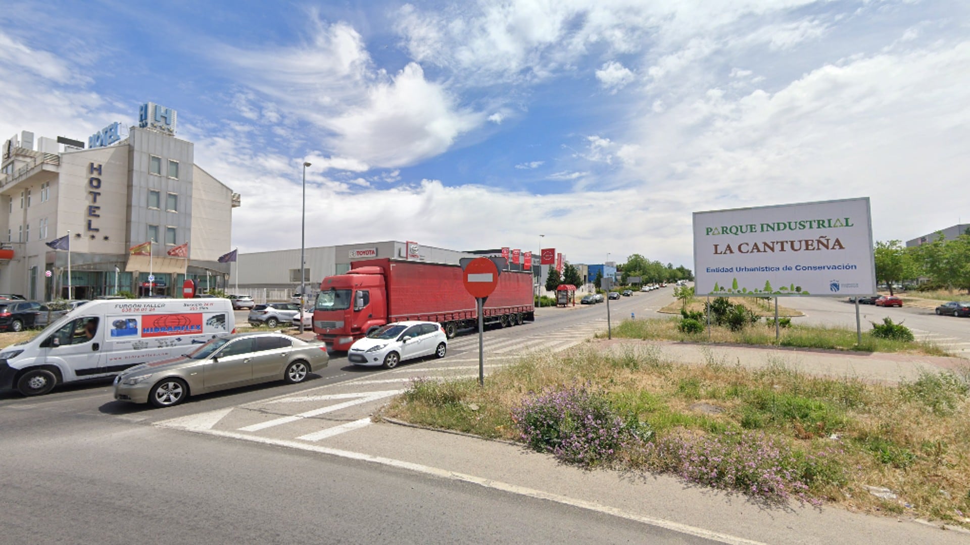 Entrada al polígono La Cantueña de Fuenlabrada