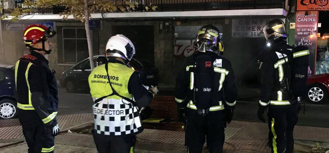 Los bomberos acudieron a la Galería para apagar el fuego