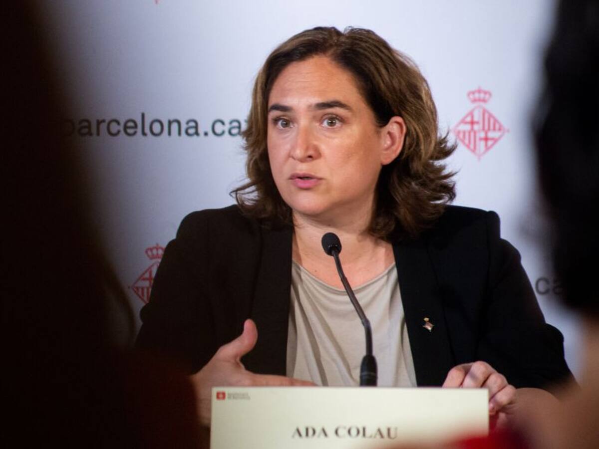 Colau demana disculpes a la Universitat de Barcelona