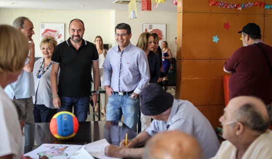 Jorge Rodríguez visita a algunos de los internos del Psiquiátrico de Bétera