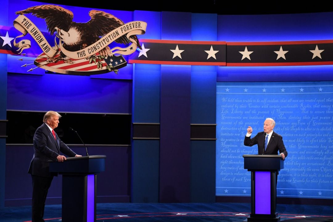 Donald Trump y Joe Biden en el segundo debate presidencial para las elecciones a la presidencia en Estados Unidos.