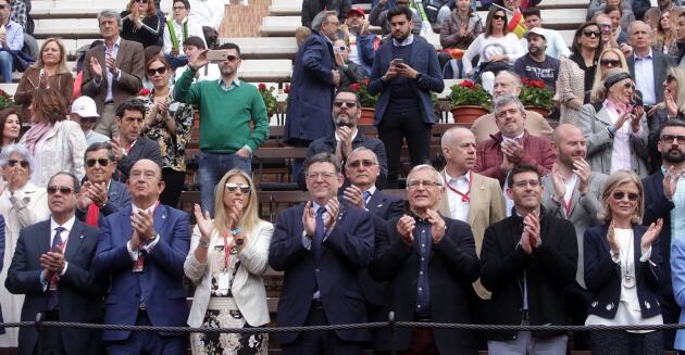 Miembros del Consell y el Ayuntamiento en los cuartos de final de la Copa Davis