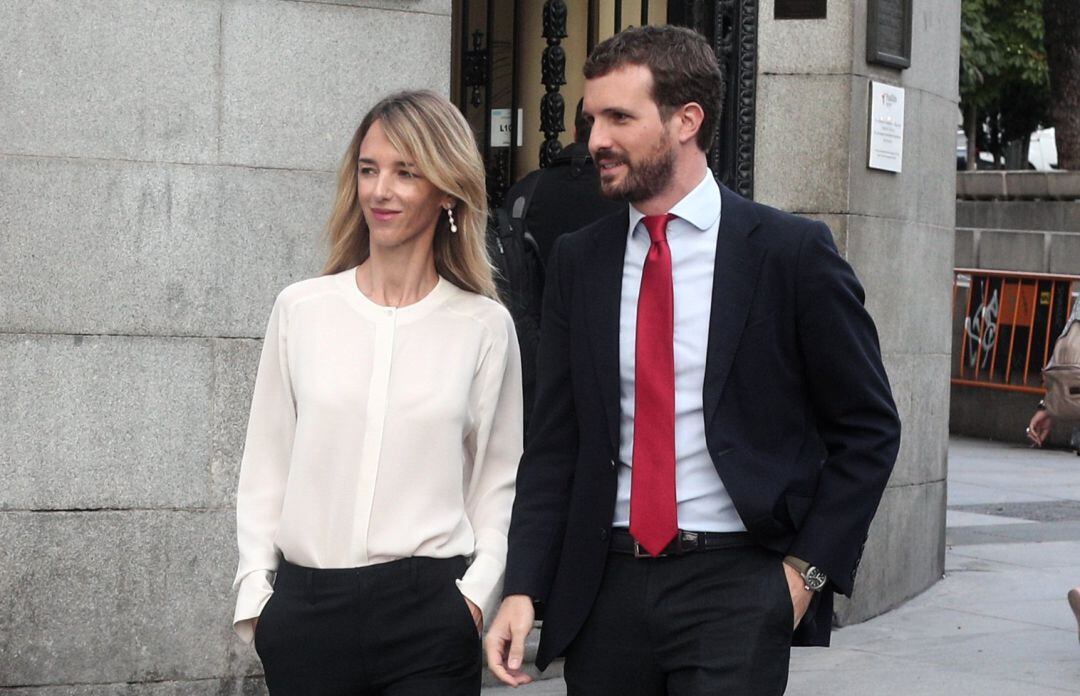 La portavoz del PP en el Congreso de los Diputados, Cayetana Álvarez de Toledo y el presidente del Partido Popular, Pablo Casado