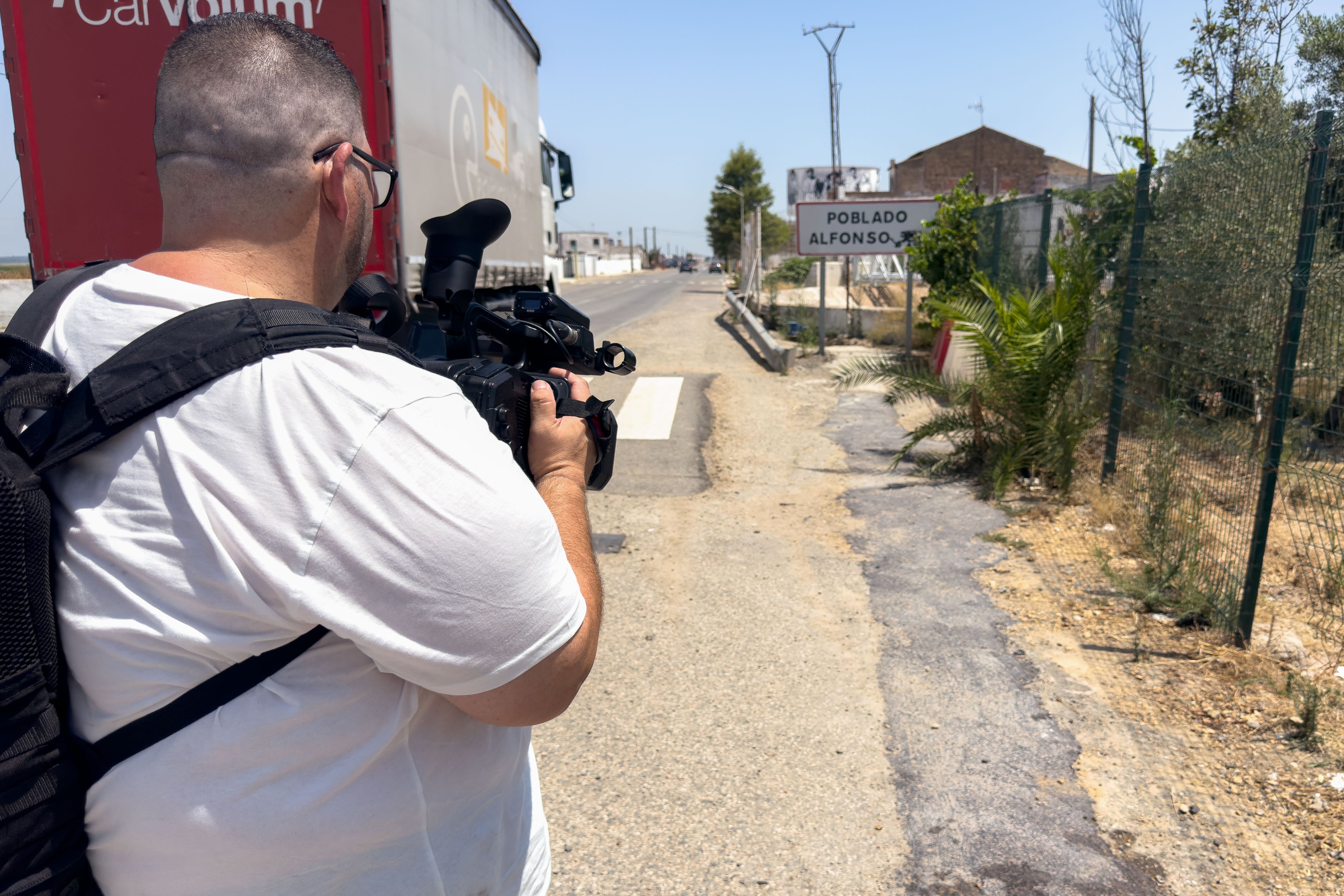  Vista de la entrada a la pedanía Alfonso XIII , en el municipio sevillano de Isla Mayor. donde un menor de 17 años de La Puebla del Río (Sevilla) fue apuñalado mortalmente en la madrugada de este miércoles. EFE/ David Arjona