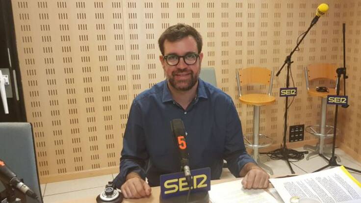 Cort obligará a los propietarios de perros a limpiar sus orines con agua por la ciudad