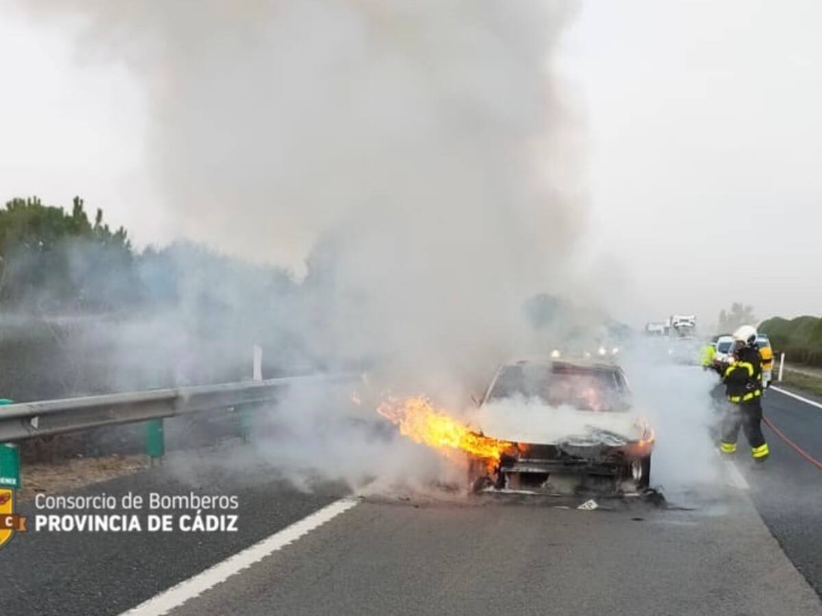 Un joven desaparecido de Algeciras fallece en un coche en llamas en la A-381
