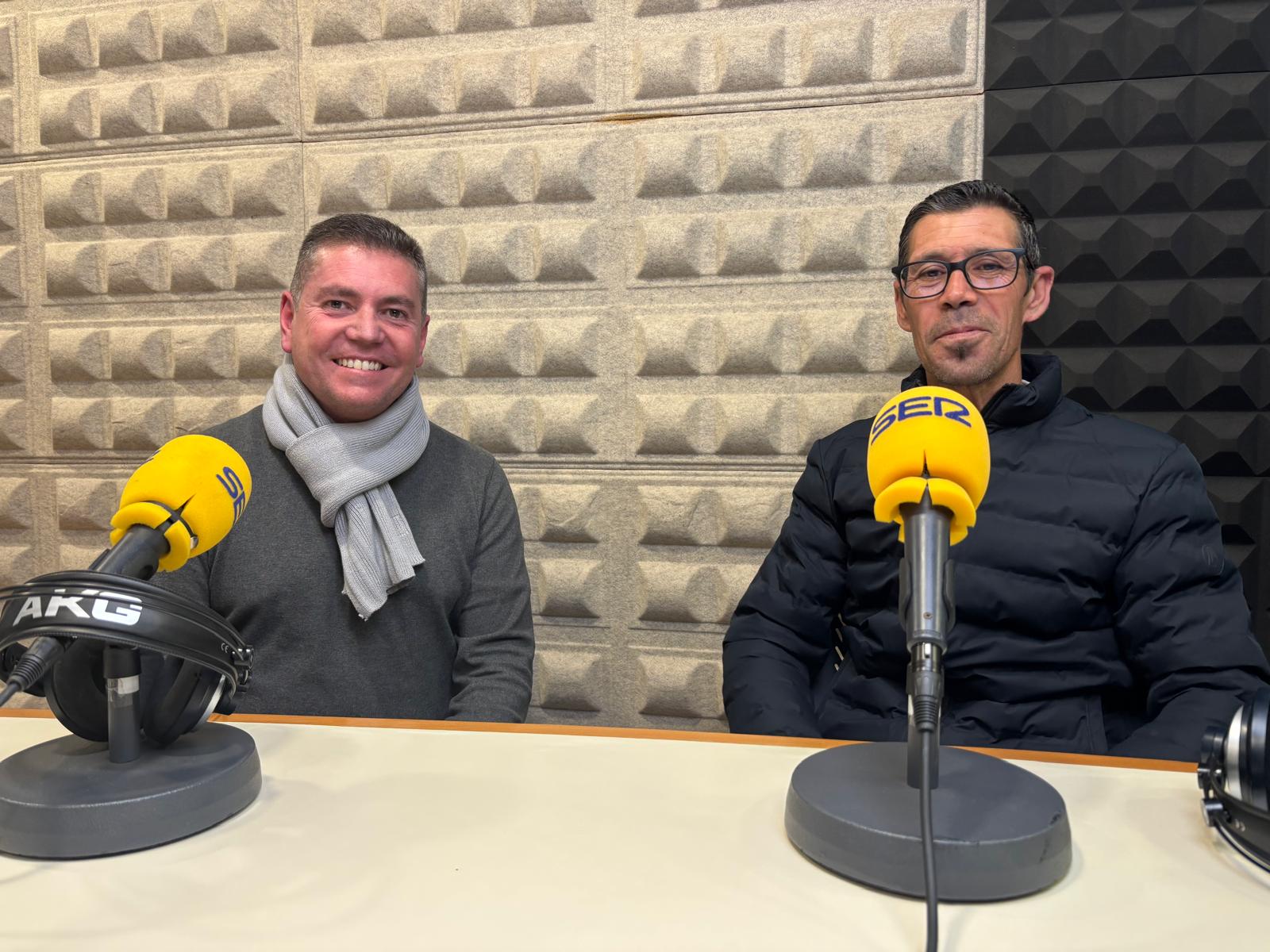 Antonio Velasco (costalero de la cuadrilla de la Virgen de los Dolores y portavoz organizador) y Paco Nogales, director musical de la Agrupación Musical de Nuestro Padre Jesús de la Fuensanta