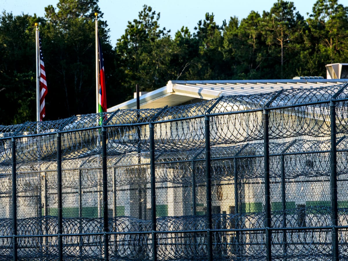 El ICE prevé gastar 38.000 millones para convertir almacenes en centros de detención de inmigrantes