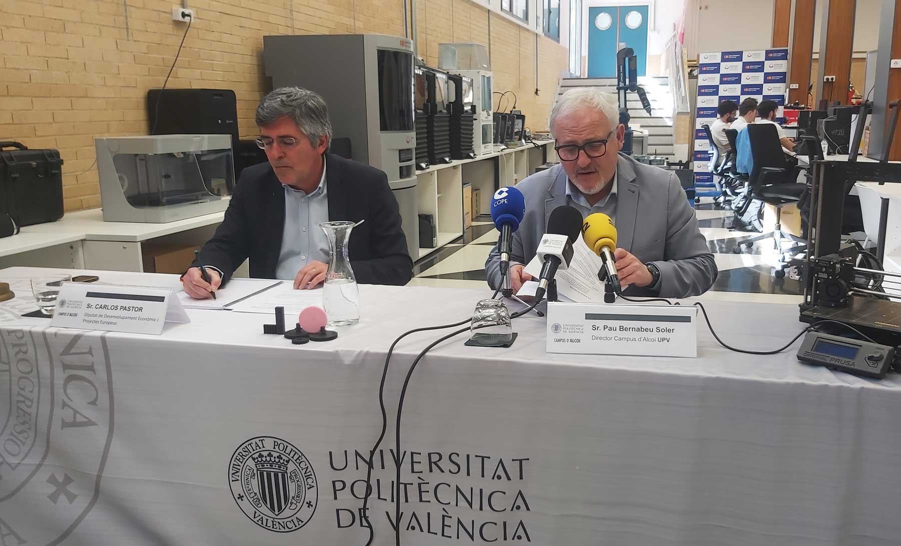 Carlos Pastor y Pau Bernabeu, durante la rueda de prensa de presentación del convenio