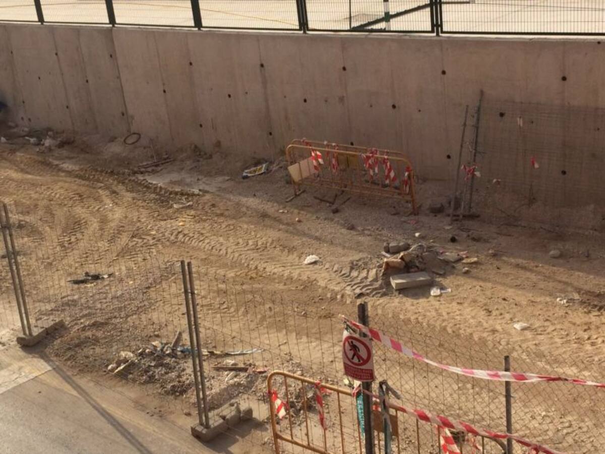 Vecinos de Jacinto Benavente preocupados por el parón de las obras