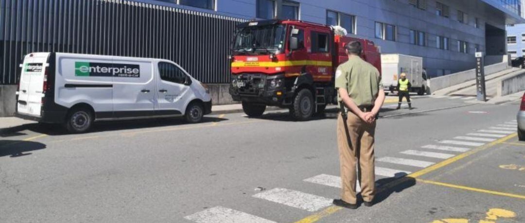 Un camión de la Unidad Militar de Emergencias en el Hospital A Coruña