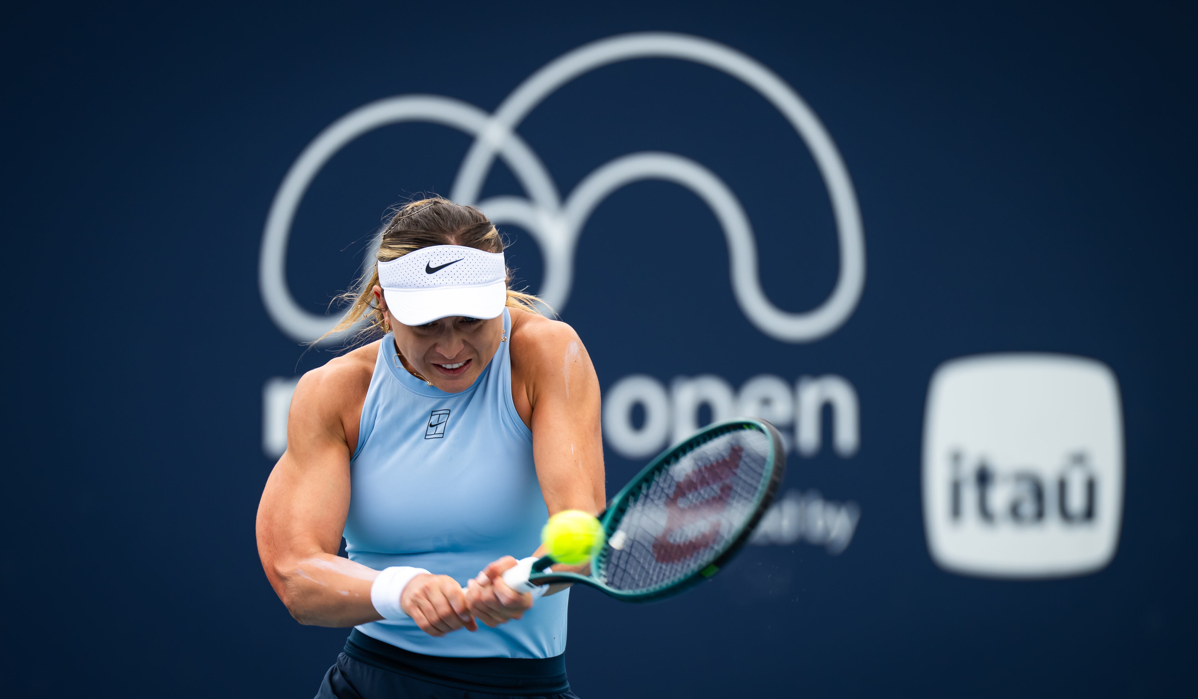 Paula Badosa, durante su partido ante Clara Tauson en el Open de Miami de 2025