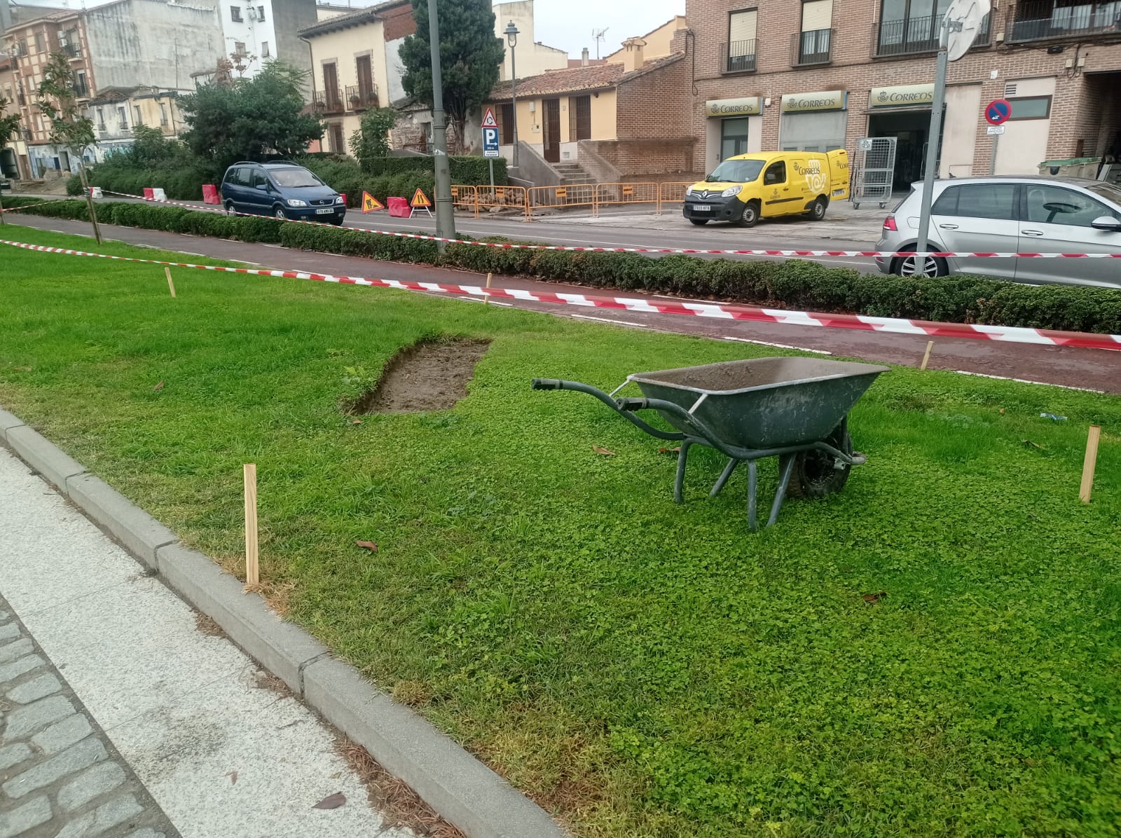 Obras para la instalación de siete esculturas cerámicas en Talavera