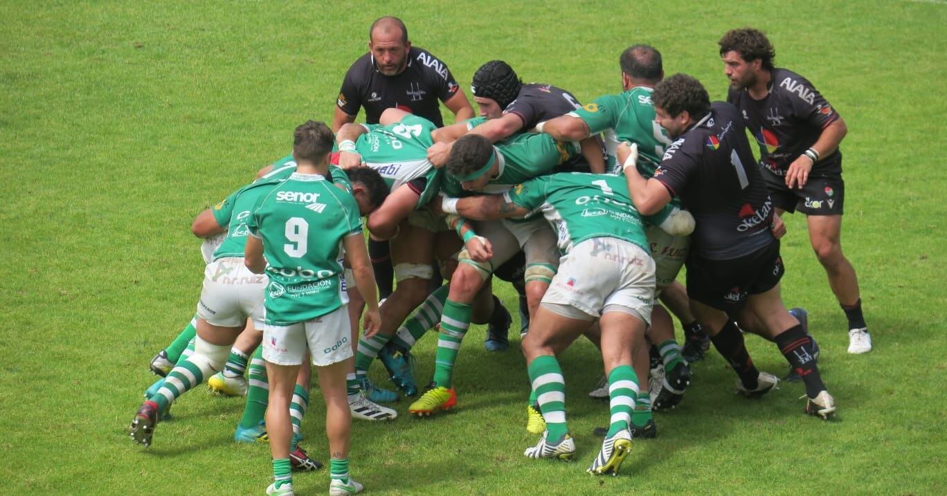 Una de las imágenes que dejó el partido en Zarauz