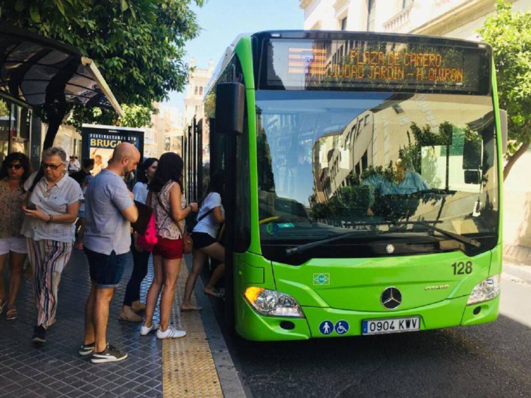 Parada de autobús de Aucorsa