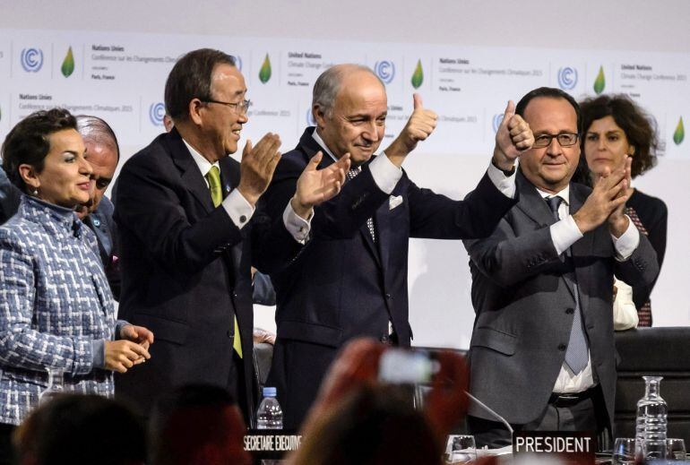 El presidente de Francia, Francois Hollande, la secretaria ejecutiva de la Convención Marco de Naciones Unidas sobre el Cambio, Climático, Christiana Figueres, el ministro de Asuntos Exteriores francés, Laurent Fabius, y el secretario general de Naciones 