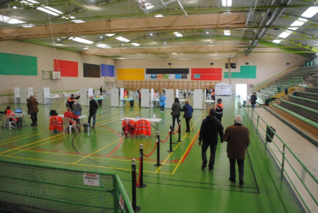 El Polideportivo Pablo Cáceres acoge las jornadas de vacunación en Medina del Campo