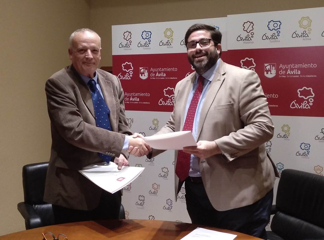 Antonio Martín y Jesús Manuel Sánchez Cabrera rubrican el acuerdo