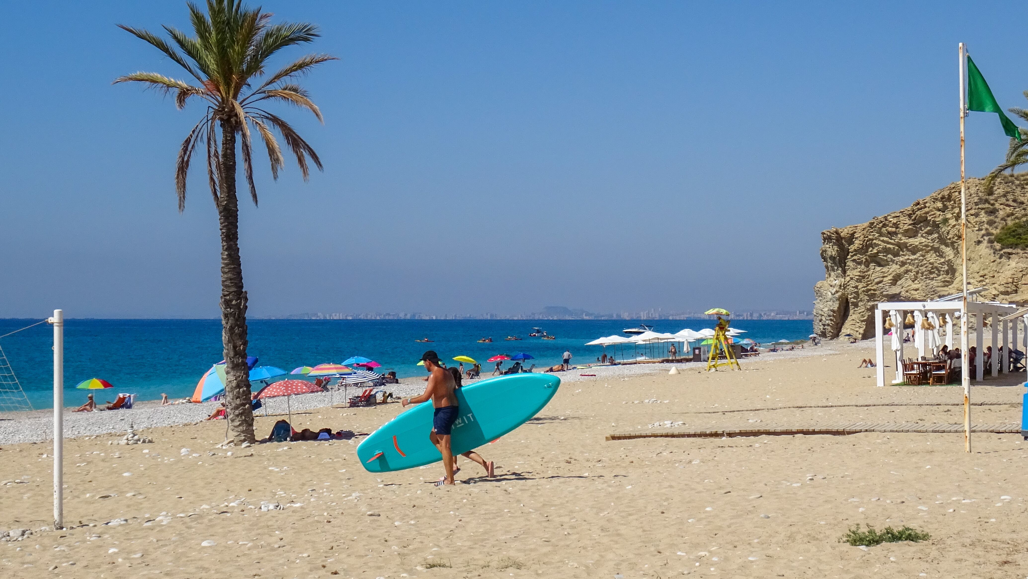 Estado actual de la playa Paradís de la Vila Joiosa, que ya se ha reabierto al público