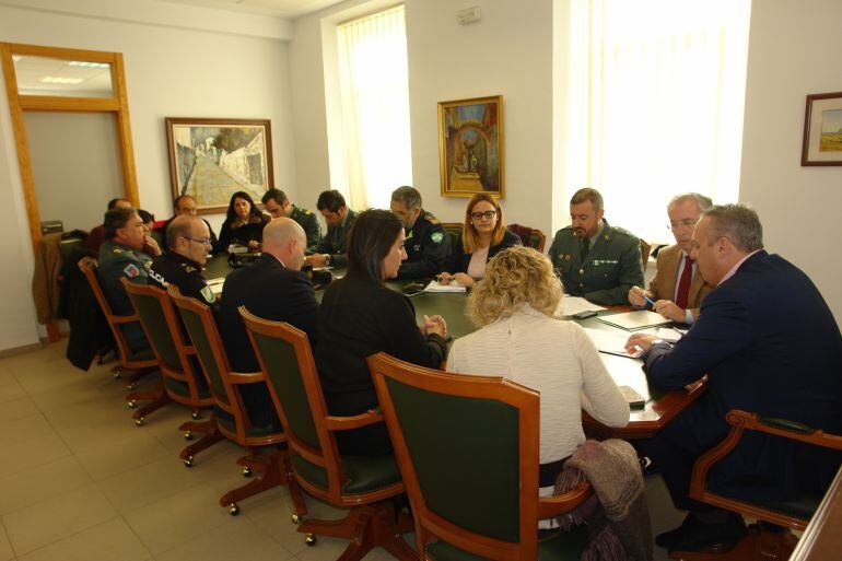 Imagen del transcurso de la Junta Local de Seguridad, celebrada en el Ayuntamiento de San Roque.