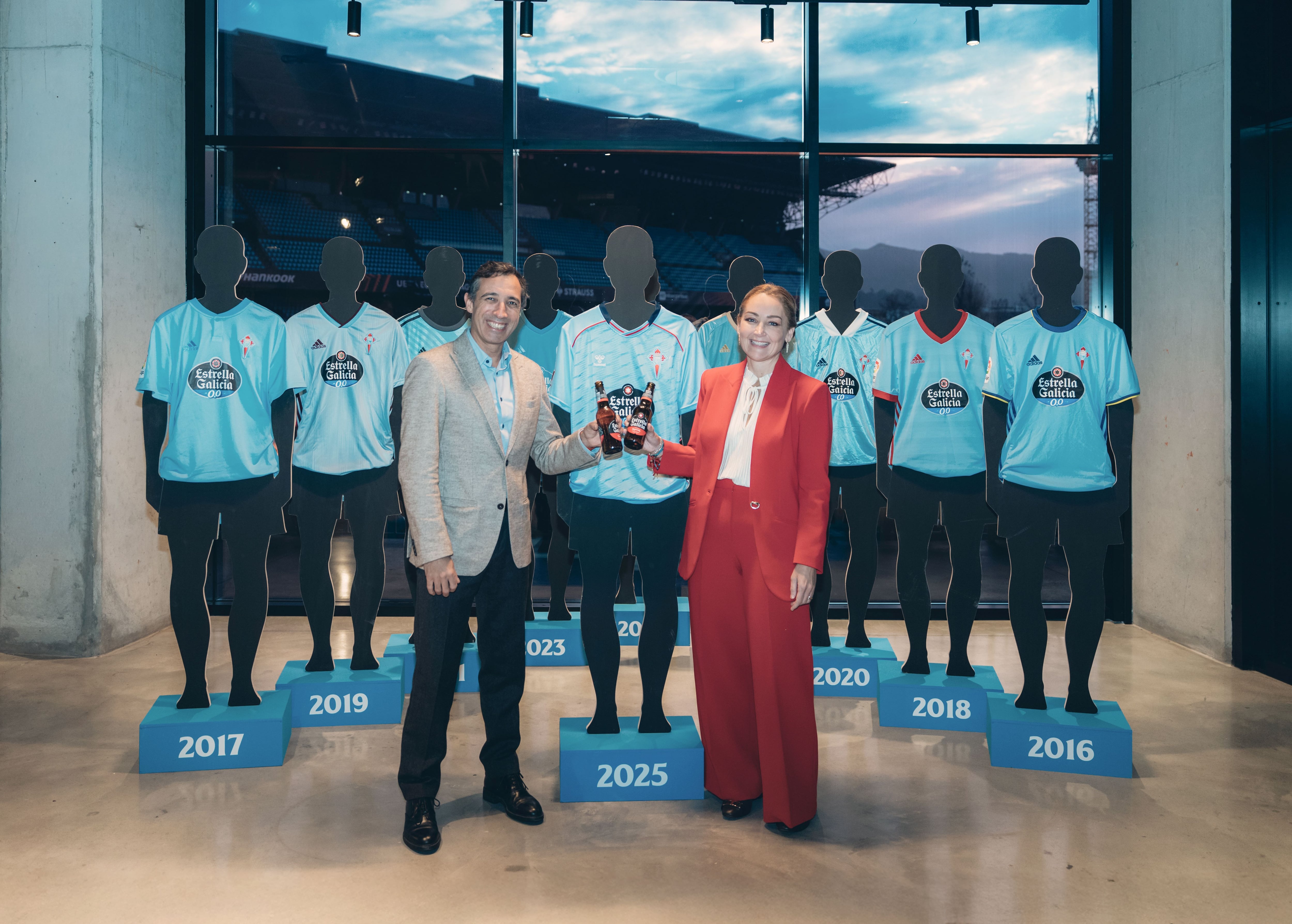 Estrella Galicia y Celta renuevan su patrocinio