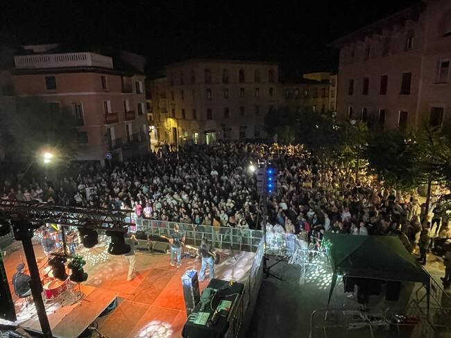 Mallazo arrasa en San Mateo con un concierto inolvidable en la Plaza Mayor