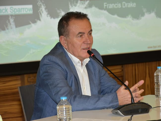 Francisco Velasco defiende el valor del papel frente a un mundo digital que no logra batir al libro físico en Cartagena