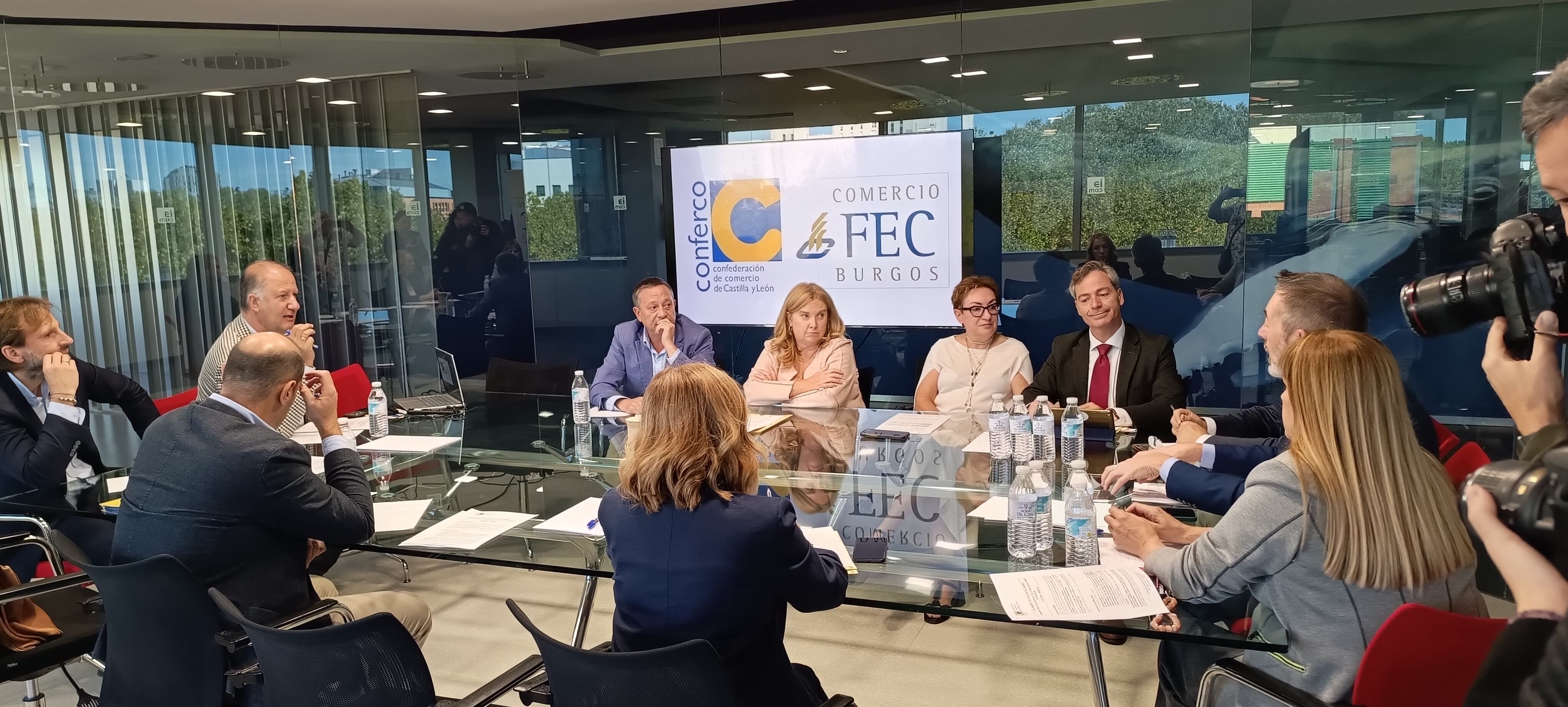 Reunión de la Confederación de Empresarios de Comercio en Burgos a la que ha asistido la alcaldesa Ayala