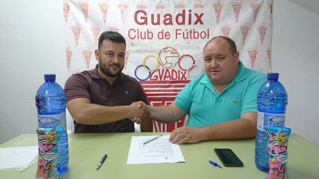 Francisco Javier Avivar, Romario con el presidente del Guadix CF Antonio Valverde.