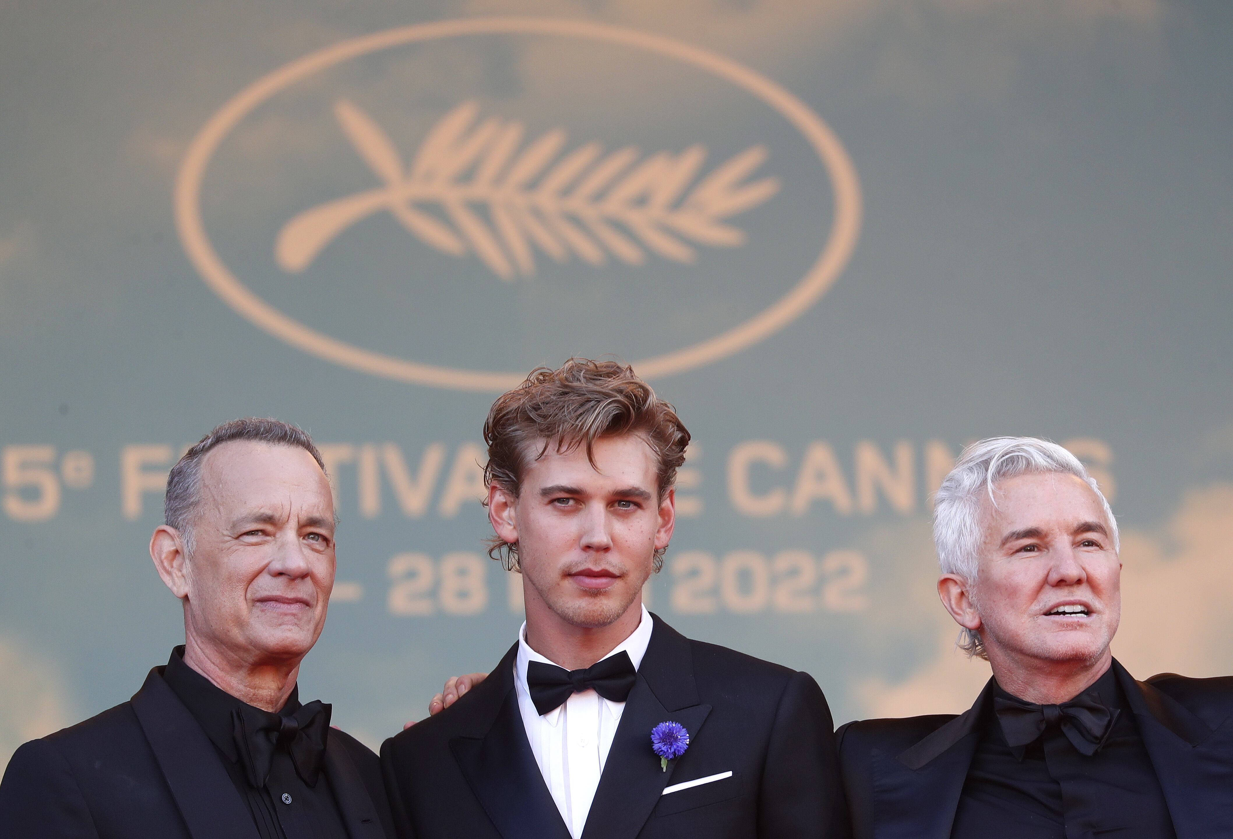 Cannes (France), 25/05/2022.- Tom Hanks (L), Austin Butler (C) and Baz Luhrmann arrive for the screening of &#039;Elvis&#039; during the 75th annual Cannes Film Festival, in Cannes, France, 25 May 2022. The festival runs from 17 to 28 May. (Cine, Francia) EFE/EPA/GUILLAUME HORCAJUELO
