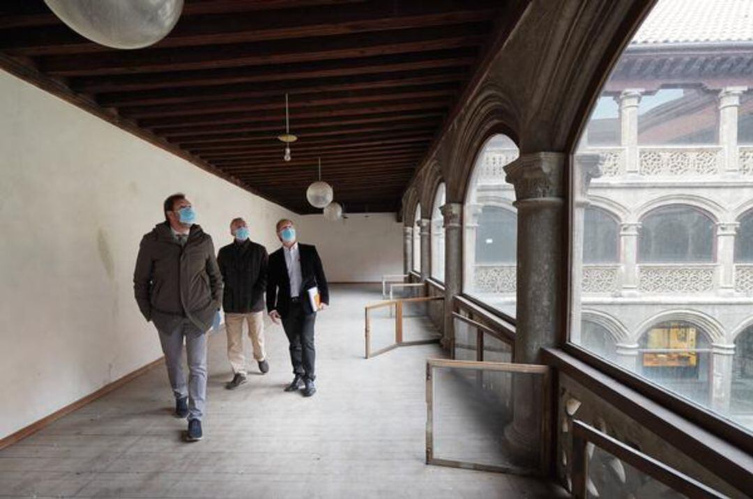 Visita al claustro de Las Francesas