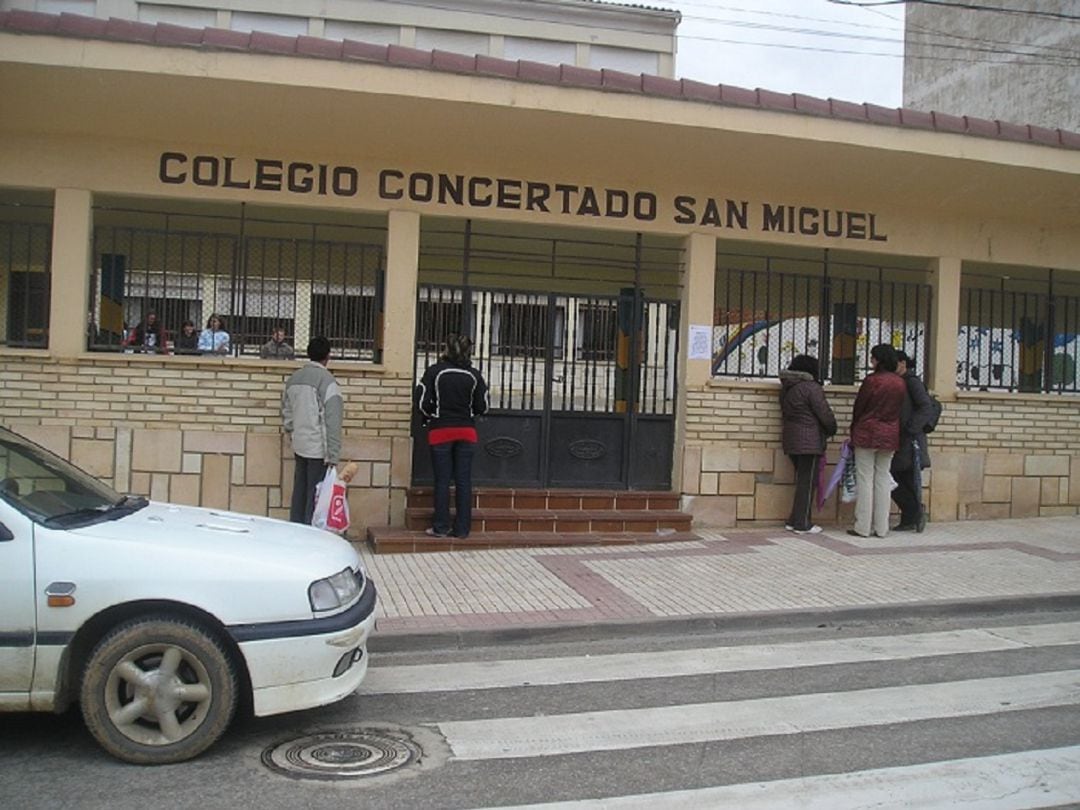 Colegio San Miguel, en Roa