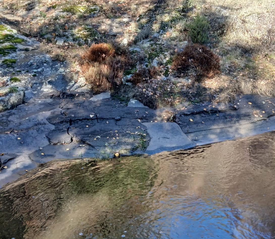 Lodos y agua negra por el incendio del Pico del Lobo