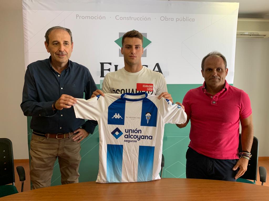 Raúl Alcaina en su presentación como jugador del Alcoyano